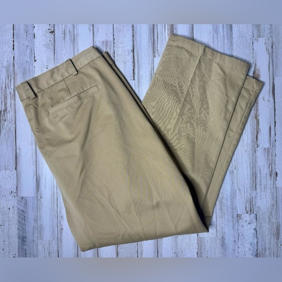 Orvis Pants Mens 42x30 Pleated Golf Straight Leg Casual Tan - Picture 1 of 11